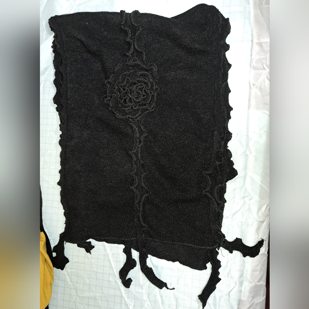 Beautiful Rosette Knit Scarf - Picture 2 of 6